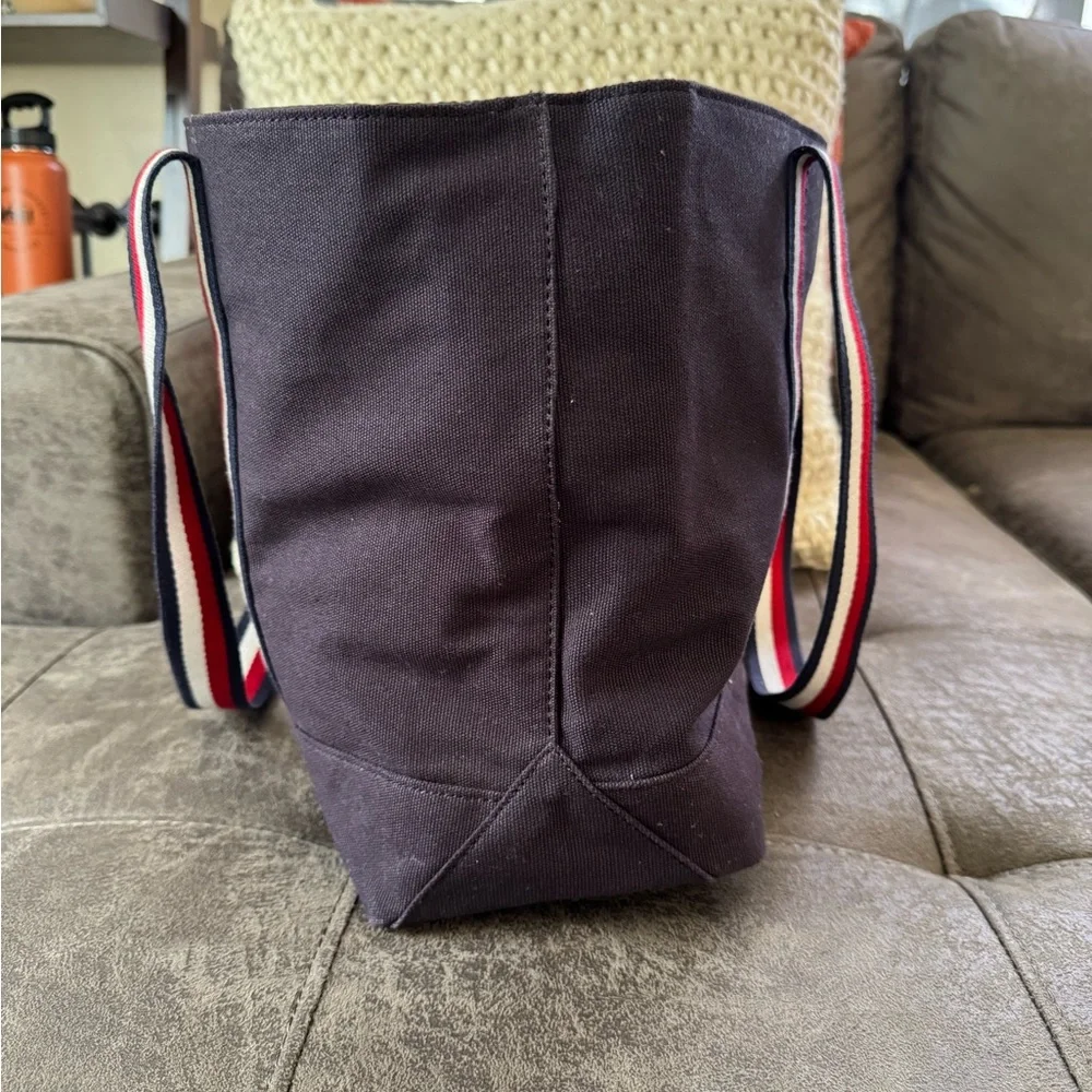 Tommy Hilfiger Black Tote and Wallet Set with Red and White Straps - Picture 5 of 12